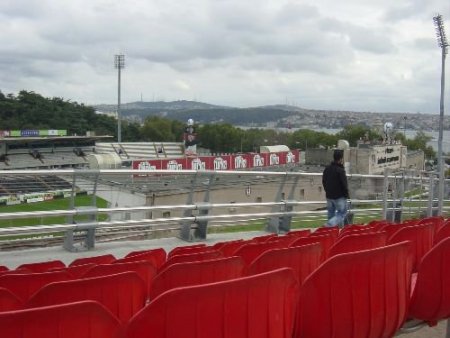 'beleş Tepe'ye 'kaçak' Tribün