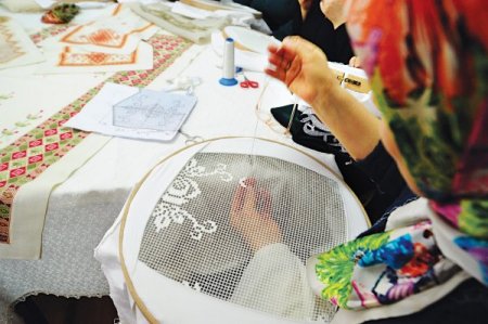 BELMEK'in el nakışı dersleri büyük ilgi görüyor