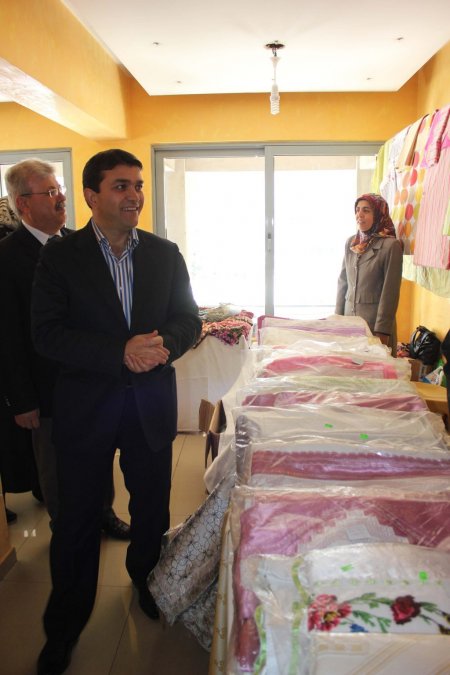 Bengisu Derneği öğrenciler yararına kermes düzenledi