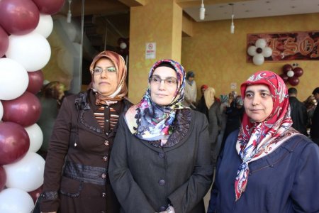 Bengisu Derneği öğrenciler yararına kermes düzenledi