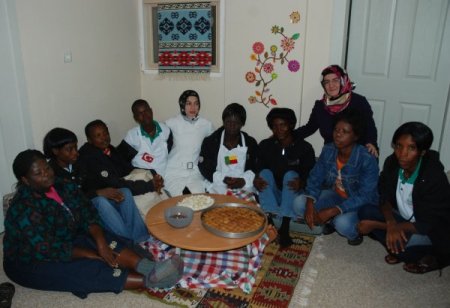 Beninli kadınlar Kayseri mantısına hayran kaldı