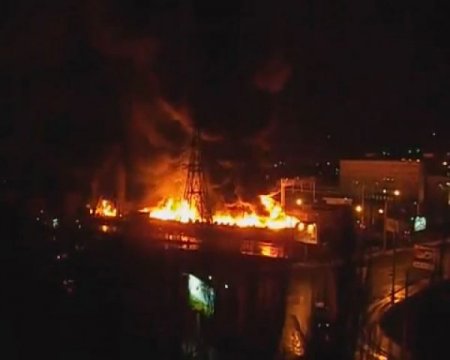 Benzin İstasyonunda Can Pazarı, Tanker Devrildi 40 Araç Yandı