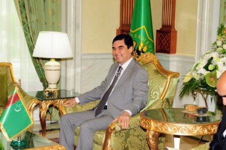 Berdimuhamedov: Dünyaca ünlü bir Türkmen-Türk üniversitesini kuracağız