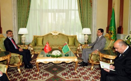 Berdimuhamedov: Dünyaca ünlü bir Türkmen-Türk üniversitesini kuracağız