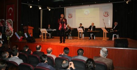 Bergama Eğitim Gönüllüleri Derneği öğretmenlere program düzenledi