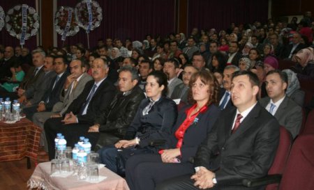 Bergama Eğitim Gönüllüleri Derneği öğretmenlere program düzenledi