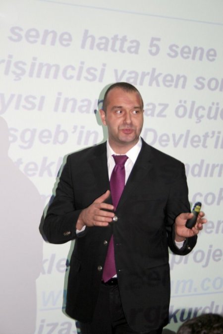 Bergamalı esnafa e-ticaret internet girişimciliği anlatıldı