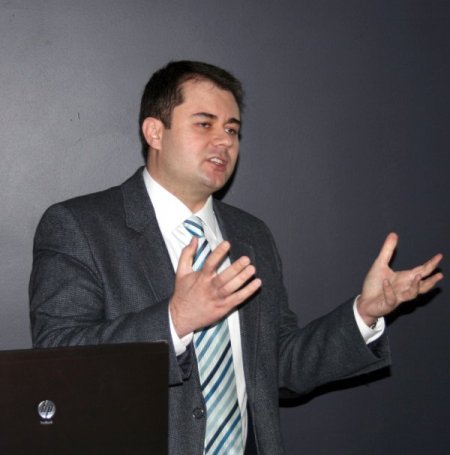 Bergamalı işadamlarına pazarlama teknikleri anlatıldı