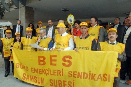 BES, ek ve fazla mesai ödemeleri için eylem yaptı