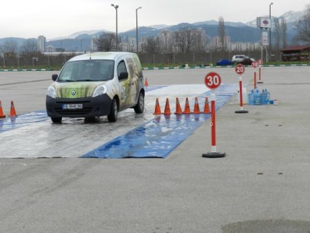 Besaş Sürücülerine Ekmeği Sıcak Ulaştırma Eğitimi