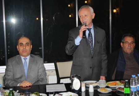 Beşikdüzü OSB’deki sanayici ve iş adamları yemekte bir araya geldi