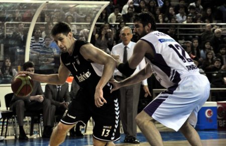 Beşiktaş, Ankara’da Hacettepe Üniversitesi’ni farklı mağlup etti