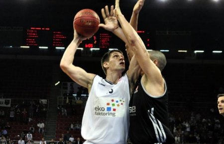 Beşiktaş, Brose Baskets'i ikinci yarıdaki etkili oyunuyla 83-72 mağlup etti