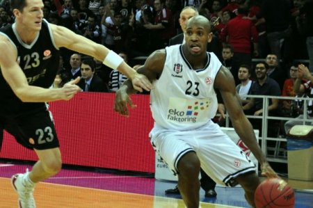 Beşiktaş, Brose Baskets'i ikinci yarıdaki etkili oyunuyla 83-72 mağlup etti