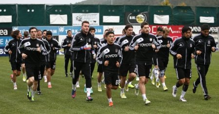 Beşiktaş, çalışıp kampa girdi