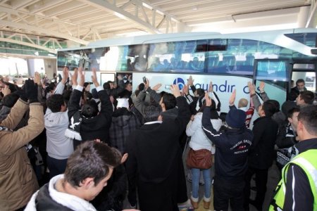 Beşiktaş, Gençlerbirliği maçı için Ankara’ya geldi