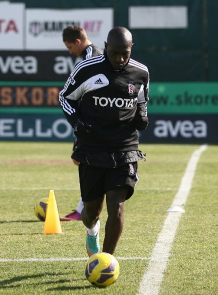 Beşiktaş, günün ilk antrenmanını yaptı