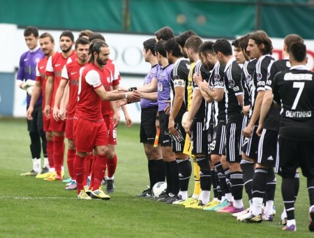 Beşiktaş, Pendikspor'a 2 - 0 mağlup oldu