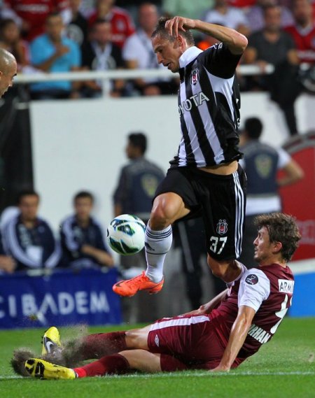 Beşiktaş: 0 - Sanica Boru Elazığspor: 0 (İlk Yarı)