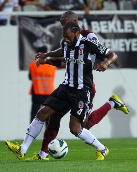 Beşiktaş: 0 - Sanica Boru Elazığspor: 0 (İlk Yarı)