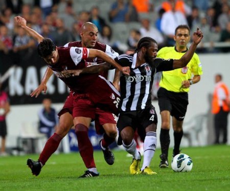 Beşiktaş: 0 - Sanica Boru Elazığspor: 0 (İlk Yarı)