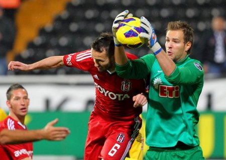 Beşiktaş: 1 - Eskişehirspor: 0 (İlk yarı)