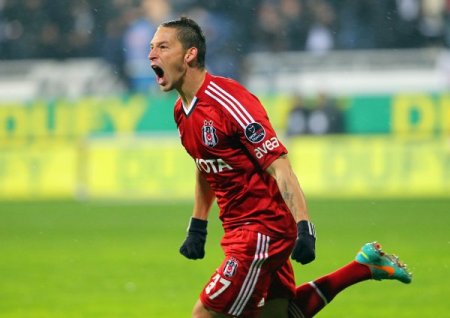 Beşiktaş: 1 - Eskişehirspor: 0 (İlk yarı)