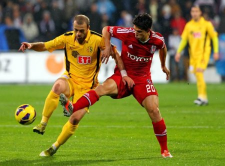 Beşiktaş: 1 - Eskişehirspor: 0 (İlk yarı)