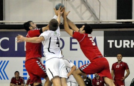 Beşiktaş: 37 - Haslum HK: 25