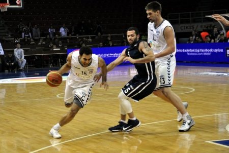 Beşiktaş: 67 - Anadolu Efes: 74