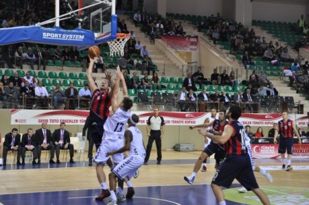 Beşiktaş: 86 – TED Ankara Kolejliler: 77