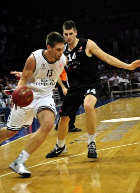 Beşiktaş Avrupa defterini galibiyetle açtı