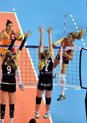 Beşiktaş Bahçeşehir Üniversitesi'ni 3-0 yenen Galatasaray Daikin yarı finalde