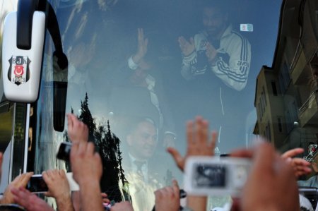 Beşiktaş kafilesi, Fethiye'de sevgi seliyle karşılandı