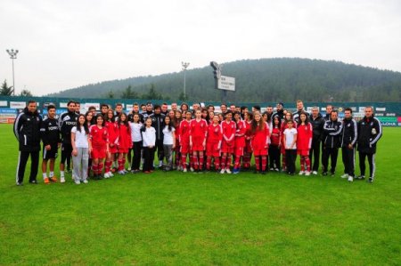 Beşiktaş Kız Futbol Eğitim Merkezleri projesine katıldı