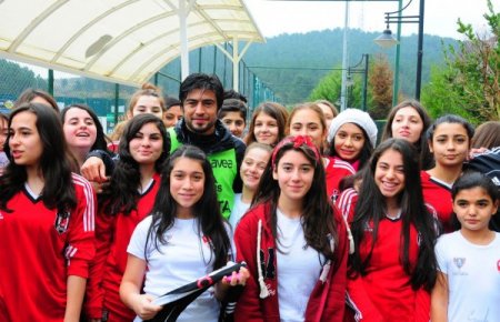 Beşiktaş Kız Futbol Eğitim Merkezleri projesine katıldı