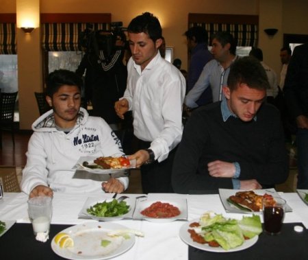 Beşiktaş Kulübü Yönetim Kurulu'ndan futbolculara moral yemeği