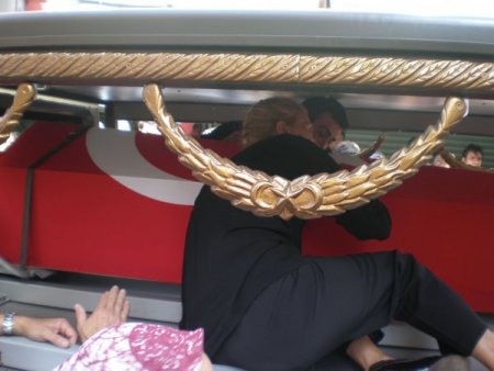 Beşiktaş şehidini dualarla uğurladı