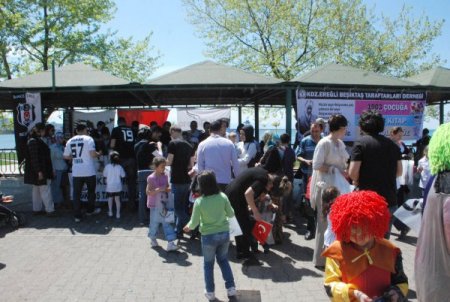 Beşiktaş Taraftarlarından 1903 Çocuğa 1903 Kitap