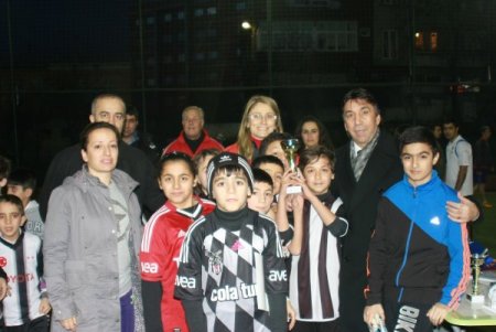 Beşiktaş yöneticisi Seyit Ateş ve ekibi Kartal Kupası’nı izledi