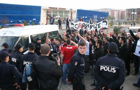 Beşiktaş'a Trabzon'da coşkulu karşılama