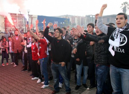 Beşiktaş'a Trabzon'da coşkulu karşılama