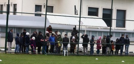 Beşiktaş'a vakıf öğrencilerinden moral ziyareti