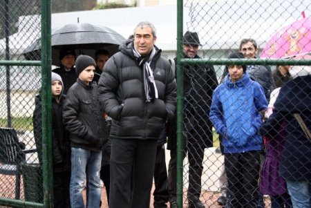 Beşiktaş'a vakıf öğrencilerinden moral ziyareti