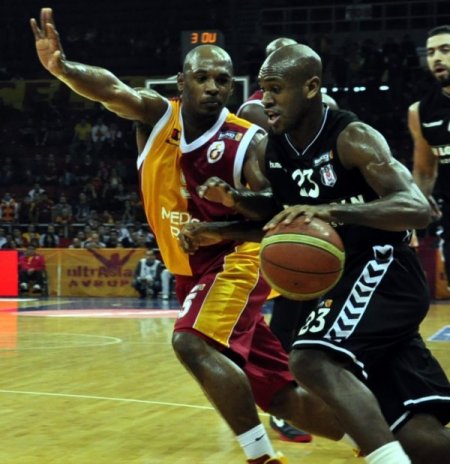 Beşiktaş’ı 64-60 yenen Galatasaray Medical Park 8’de 8 yaptı