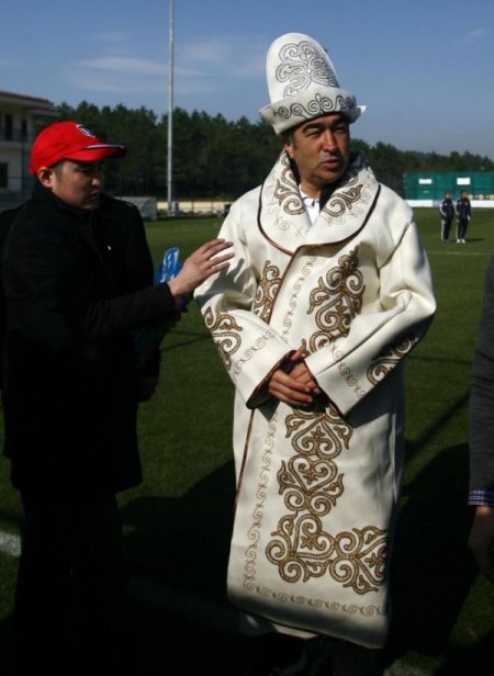 Beşiktaş'ın antrenmanını Kırgız öğrenciler izledi