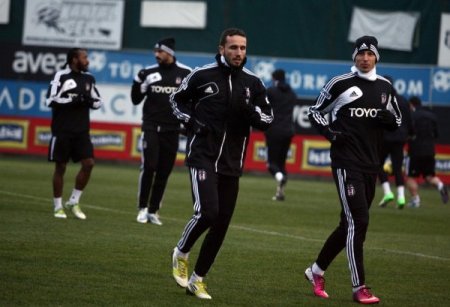 Beşiktaş'ta Almeida, takımla birlikte çalıştı