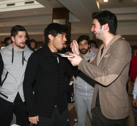 Beşiktaş'ta Cenk Gönen’e doğum günü pastası