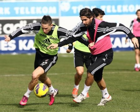 Beşiktaş'ta derbi hazırlıkları sürüyor