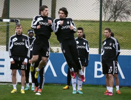 Beşiktaş'ta derbi maçı hazırlıkları sürüyor